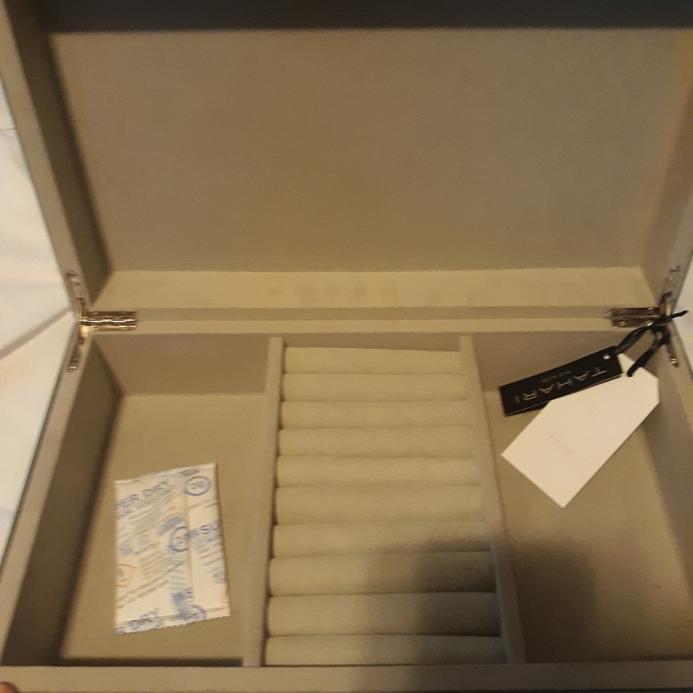 Jewelry box - Picture 3 of 4
